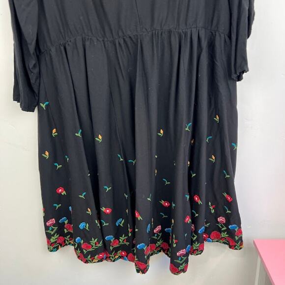Torrid Black Embroidered Floral Challis Skater Dress womens plus size 2x - Picture 7 of 10